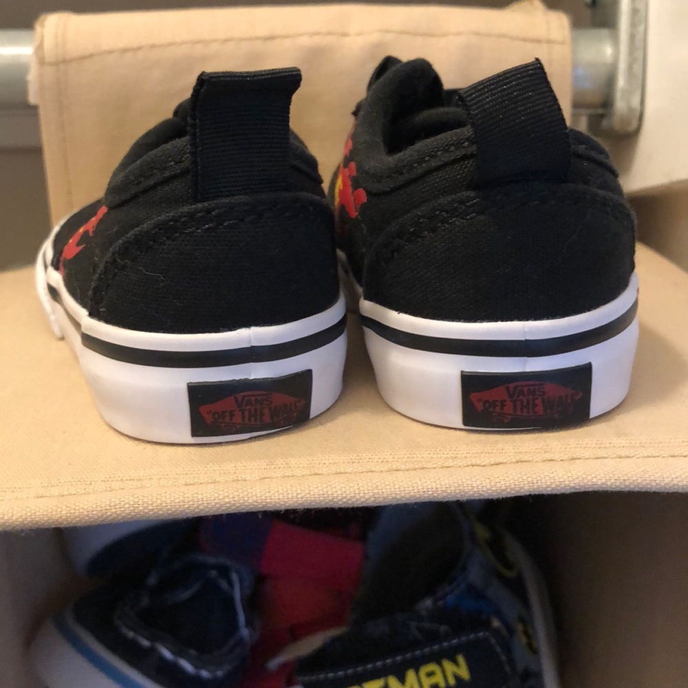 Vans - Picture 2 of 4